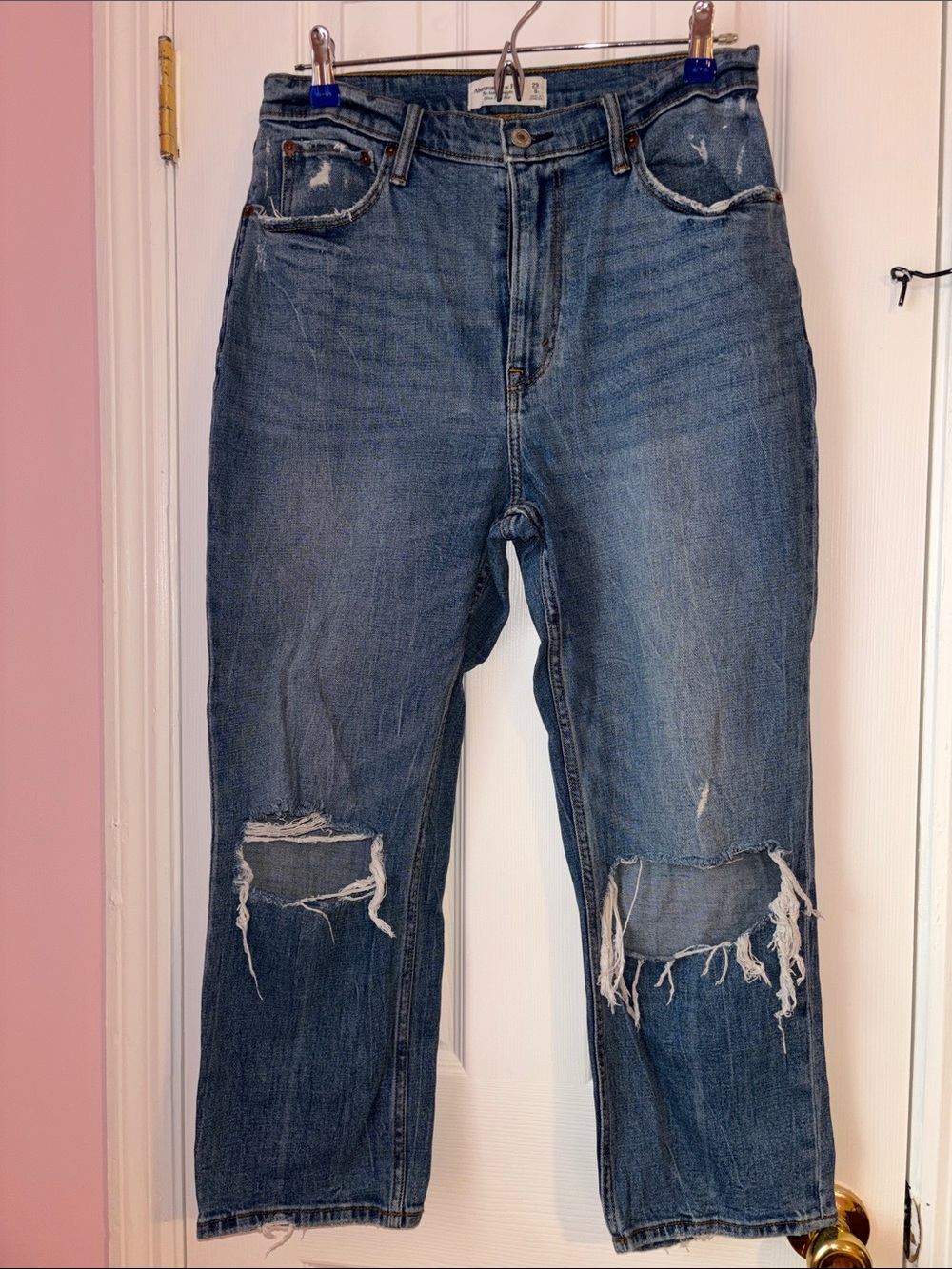 8s Abercrombie & Fitch The Ankle Straight Ultra High-Rise Distressed Blue Jeans